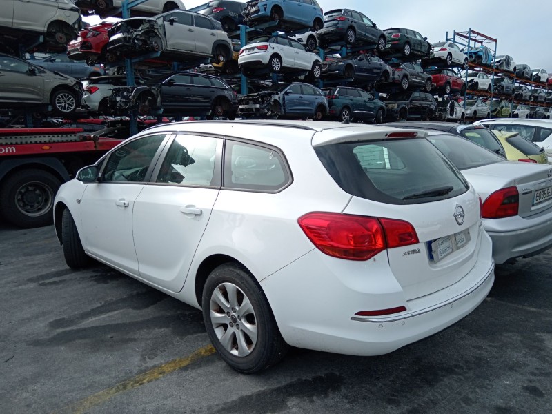 opel astra j sports tourer (p10) del año 2015