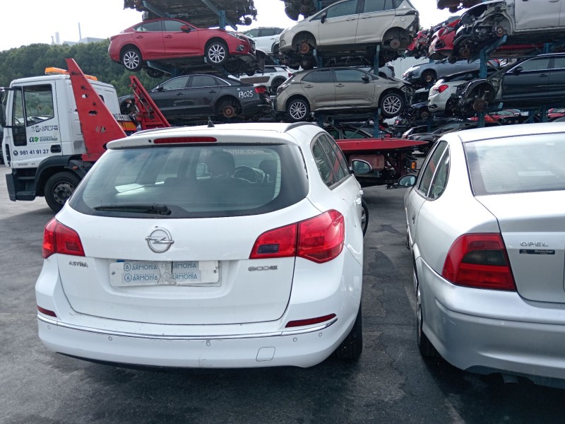 opel astra j sports tourer (p10) del año 2015