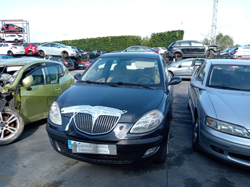 lancia ypsilon (843_) del año 2004
