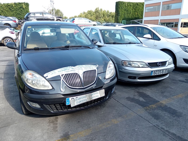 lancia ypsilon (843_) del año 2004