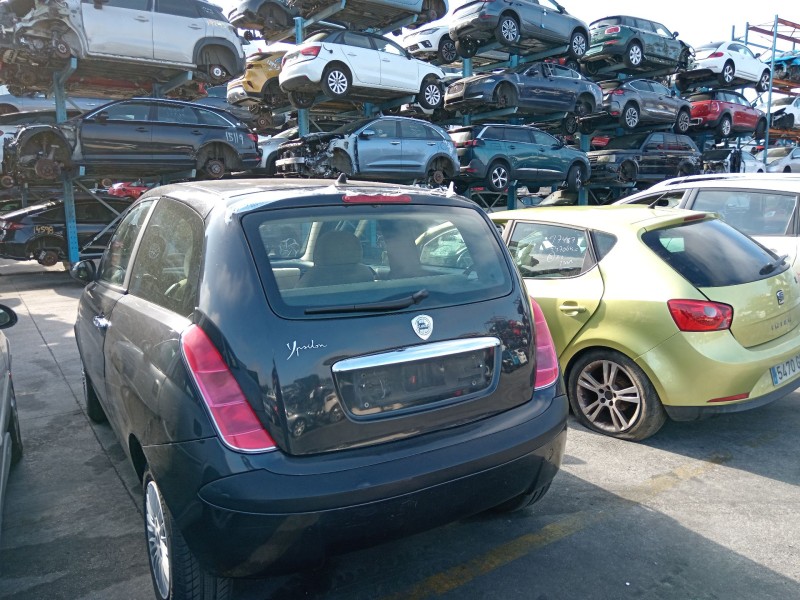 lancia ypsilon (843_) del año 2004