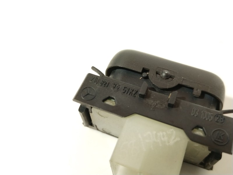Recambio de interruptor para mercedes-benz clase e (w210) e 270 cdi (210.016) referencia OEM IAM 2108213551KZ  
