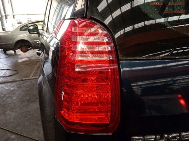 Recambio de piloto trasero izquierdo para peugeot 5008 (0u_, 0e_) 2.0 hdi 150 / bluehdi 150 referencia OEM IAM   