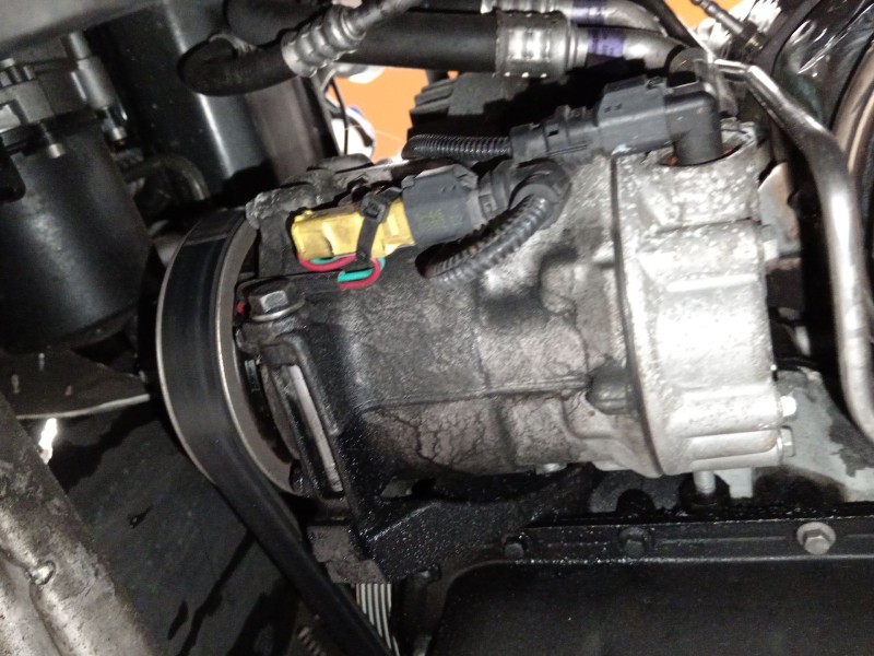 Recambio de compresor aire acondicionado para peugeot 5008 (0u_, 0e_) 1.6 hdi referencia OEM IAM 9800839580  