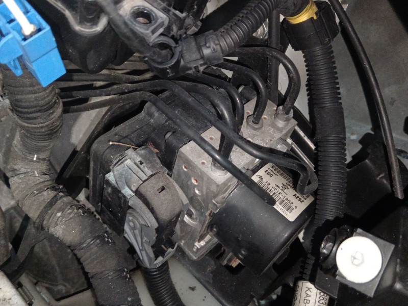 Recambio de abs para opel combo furgoneta/monovolumen (x12) 1.3 cdti (b05) referencia OEM IAM 00052026358  10021210524
