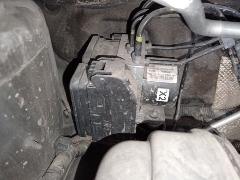 Recambio de abs para ford fiesta vi (cb1, ccn) 1.25 referencia OEM IAM AV592C405EA  1002120660