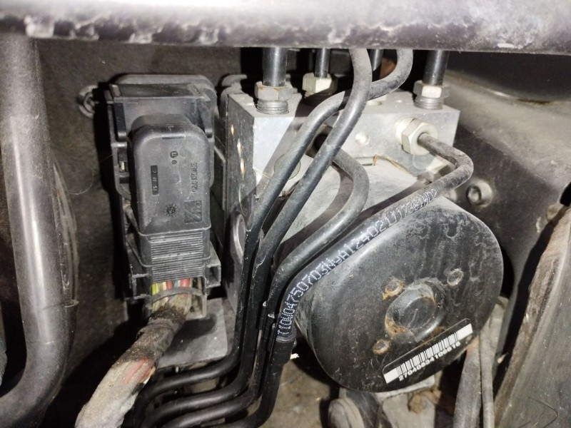 Recambio de abs para volvo c30 1.6 d drive kinetic referencia OEM IAM 31317378  AV612C405CB