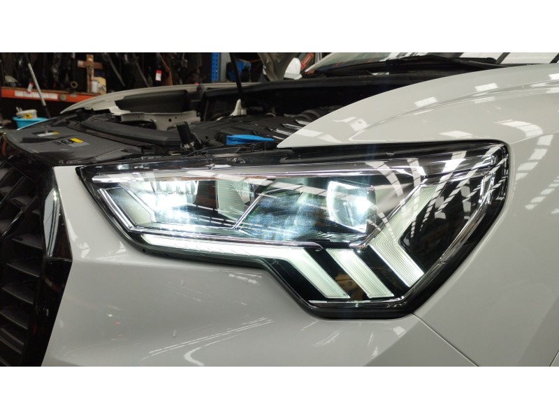 Recambio de faro izquierdo para audi q3 (f3b) 35 tdi referencia OEM IAM 83A941033 1090025 