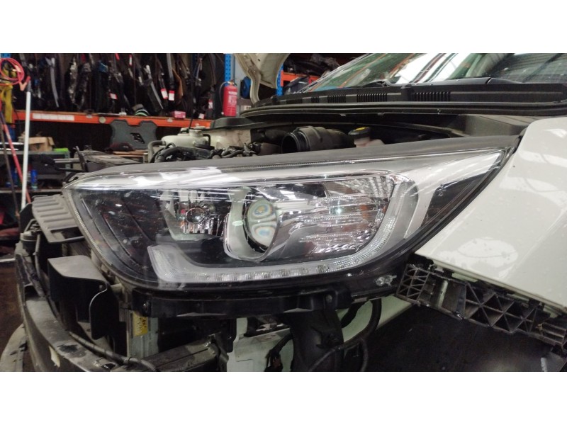 Recambio de faro izquierdo para kia stonic (yb) 1.0 t-gdi referencia OEM IAM 92101H8  