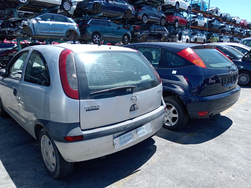 opel corsa c (x01) del año 2003