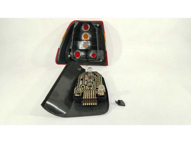 Recambio de piloto trasero derecho para saab 9000 2.0 -16 referencia OEM IAM 9123084 133762 