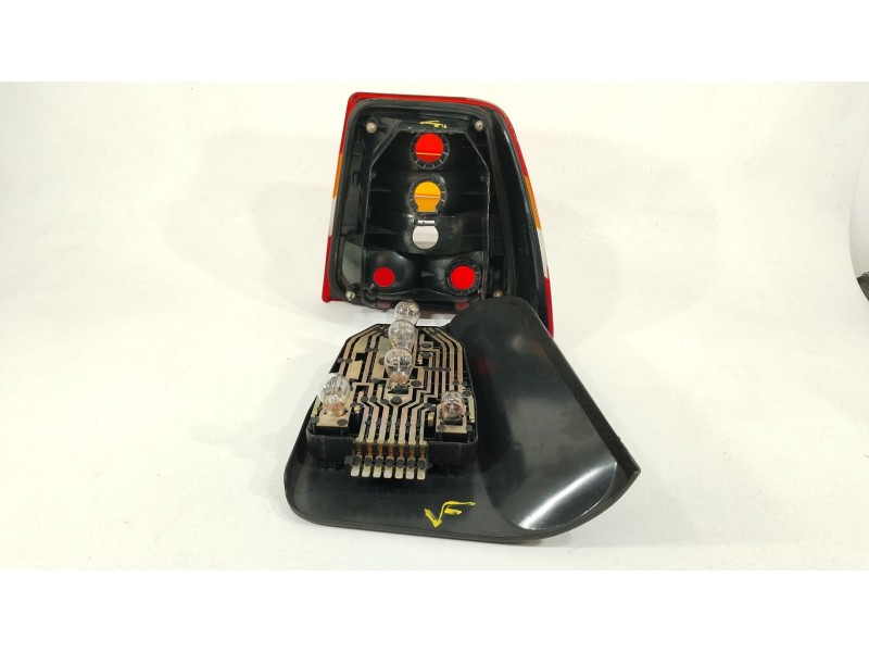 Recambio de piloto trasero izquierdo para saab 9000 2.0 -16 referencia OEM IAM 9123076 133761 