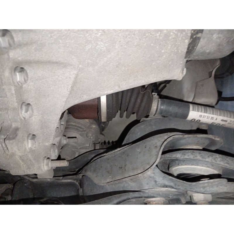 Recambio de transmision delantera izquierda para peugeot 208 i (ca_, cc_) 1.2 vti 82 referencia OEM IAM 9803959580  