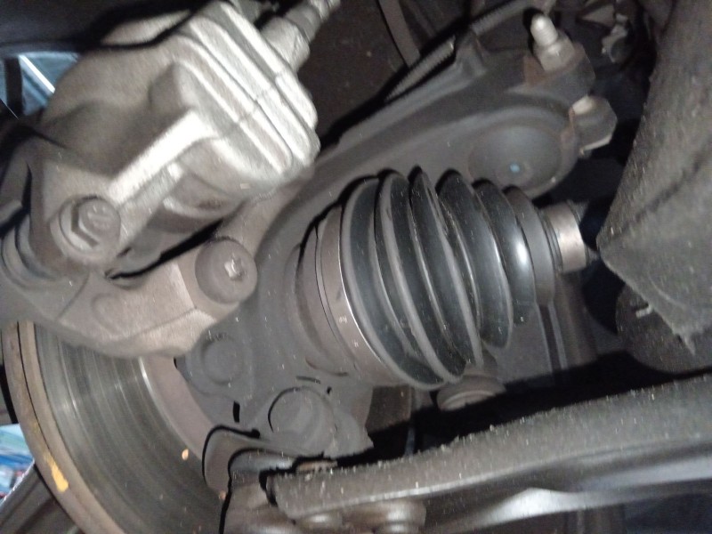 Recambio de transmision delantera derecha para citroën c3 iii (sx) 1.2 thp 110 referencia OEM IAM 9801048680  