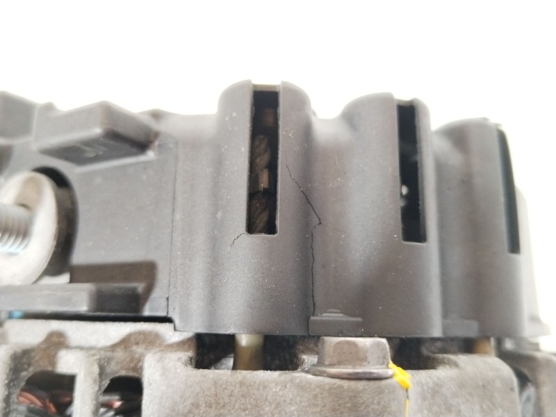 Recambio de alternador para bmw 1 (e81) 120 d referencia OEM IAM 7802261 FG18S019 