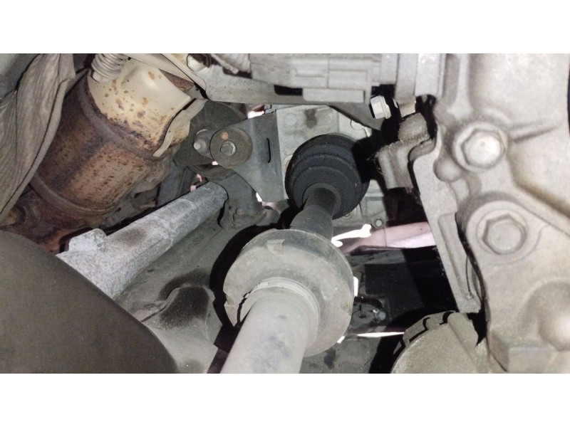 Recambio de transmision delantera derecha para toyota auris hybrid active referencia OEM IAM 4341002850C  