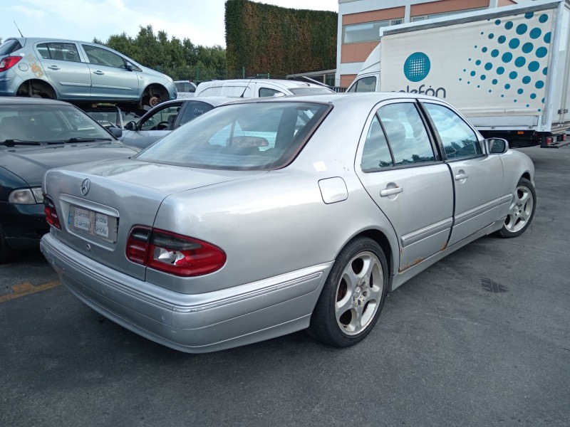 mercedes-benz clase e (w210) del año 2005