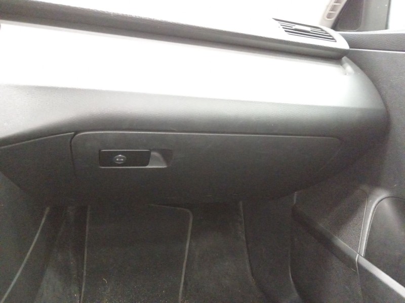 Recambio de guantera para volkswagen passat b6 (3c2) 2.0 tdi 16v referencia OEM IAM   