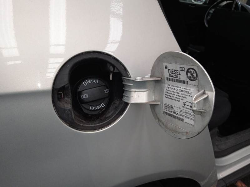 Recambio de tapa exterior combustible para volkswagen passat b6 (3c2) 2.0 tdi 16v referencia OEM IAM   