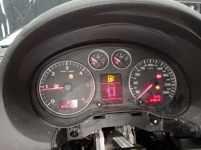 Recambio de cuadro instrumentos para audi a3 (8p1) 2.0 tdi referencia OEM IAM 8P0920931  
