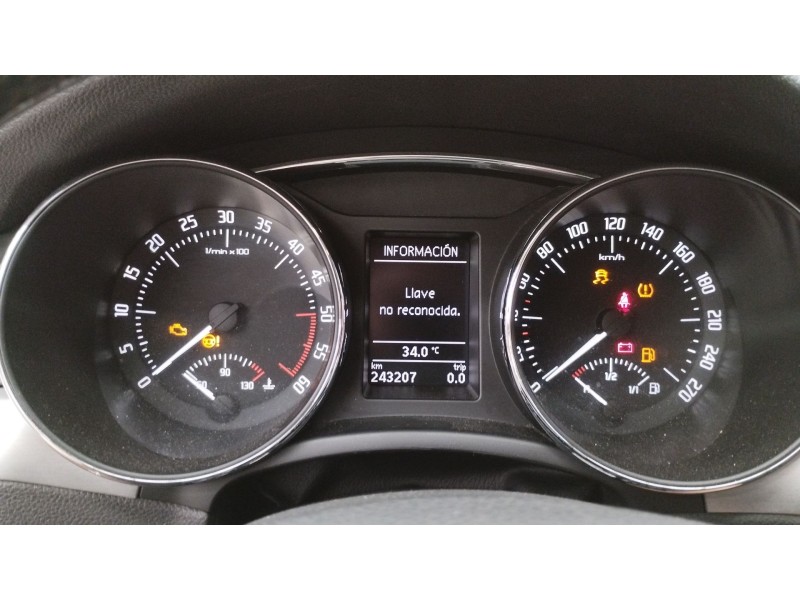Recambio de cuadro instrumentos para skoda superb ii (3t4) 2.0 tdi 16v referencia OEM IAM 3T1920841M 3T1920841MKD0 