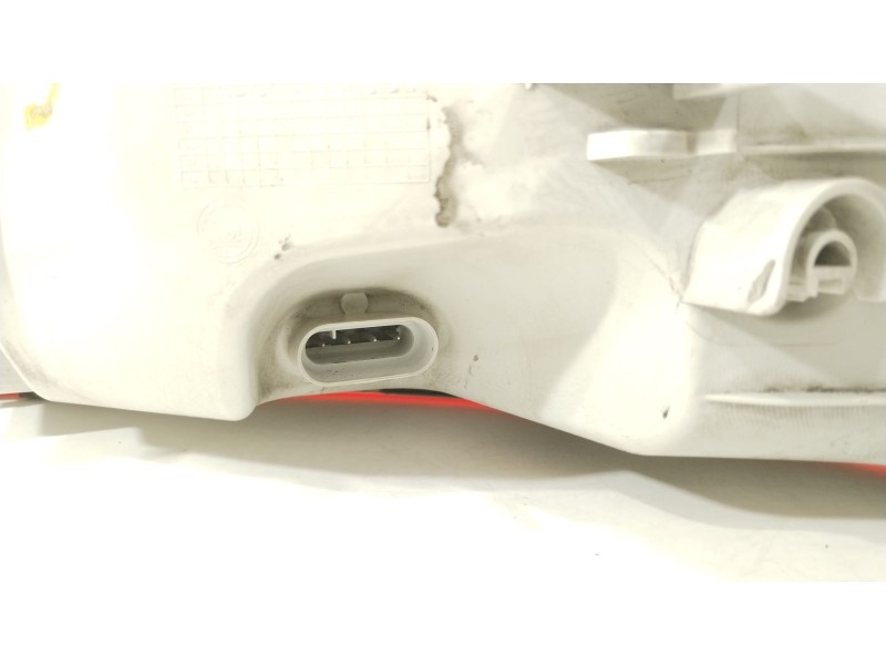 Recambio de piloto trasero izquierdo para skoda superb ii (3t4) 2.0 tdi 16v referencia OEM IAM 3T5945095A  