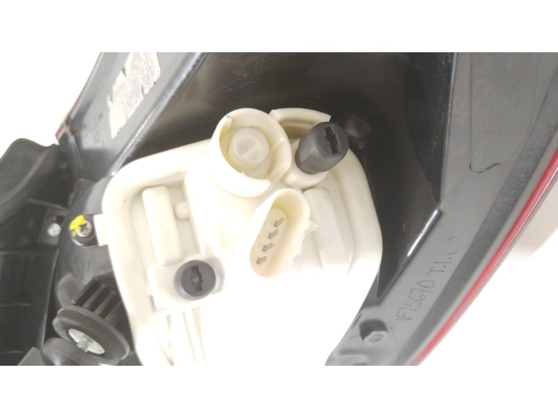 Recambio de piloto trasero izquierdo para opel astra j (p10) 2.0 cdti (68) referencia OEM IAM 13319949  