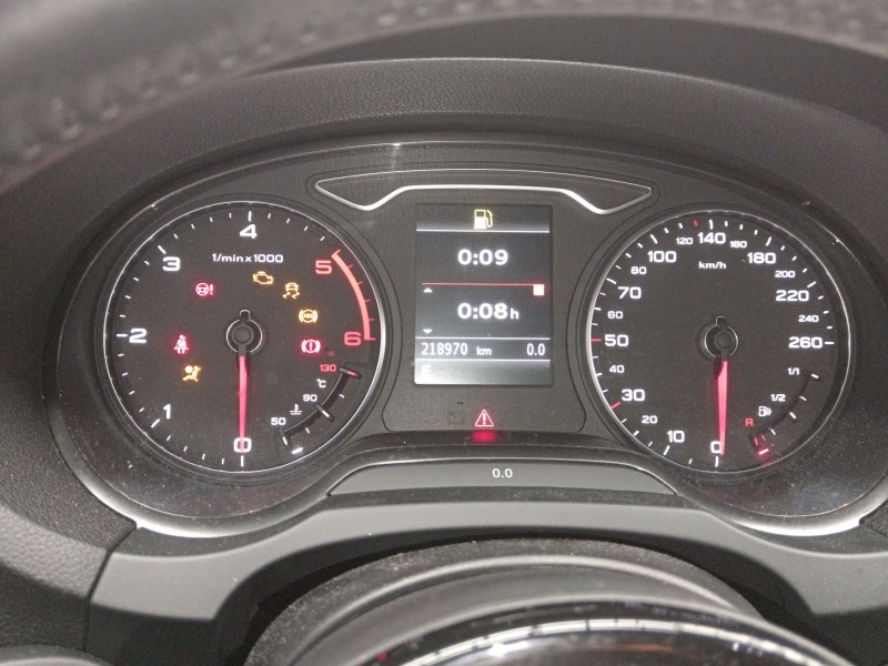 Recambio de cuadro instrumentos para audi a3 sportback (8va, 8vf) 2.0 tdi referencia OEM IAM   