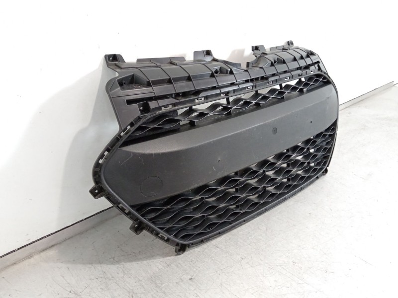 Recambio de rejilla paragolpes delantero para hyundai i10 ii (ba, ia) 1.0 referencia OEM IAM 86569B9000  