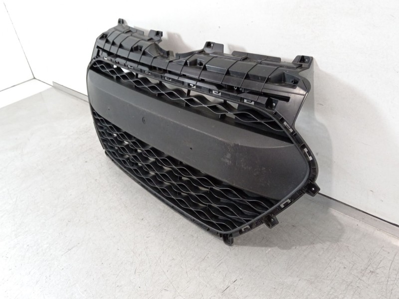Recambio de rejilla paragolpes delantero para hyundai i10 ii (ba, ia) 1.0 referencia OEM IAM 86569B9000  
