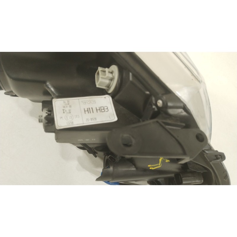 Recambio de faro izquierdo para toyota avensis station wagon (_t27_) 2.2 d-4d (adt271_) referencia OEM IAM 8117005311  