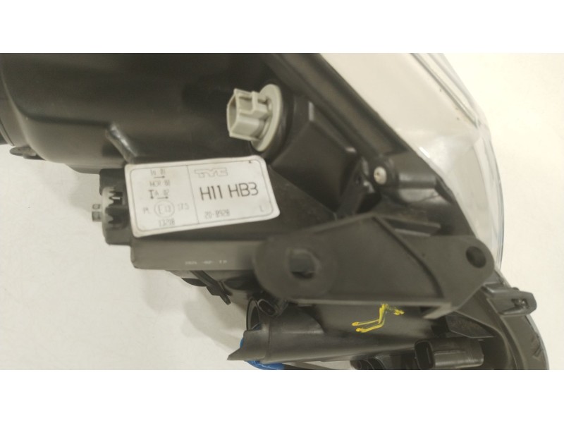 Recambio de faro izquierdo para toyota avensis station wagon (_t27_) 2.2 d-4d (adt271_) referencia OEM IAM 8117005311  