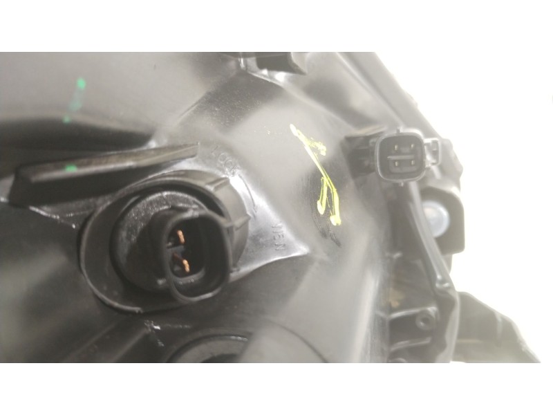 Recambio de faro izquierdo para toyota avensis station wagon (_t27_) 2.2 d-4d (adt271_) referencia OEM IAM 8117005311  