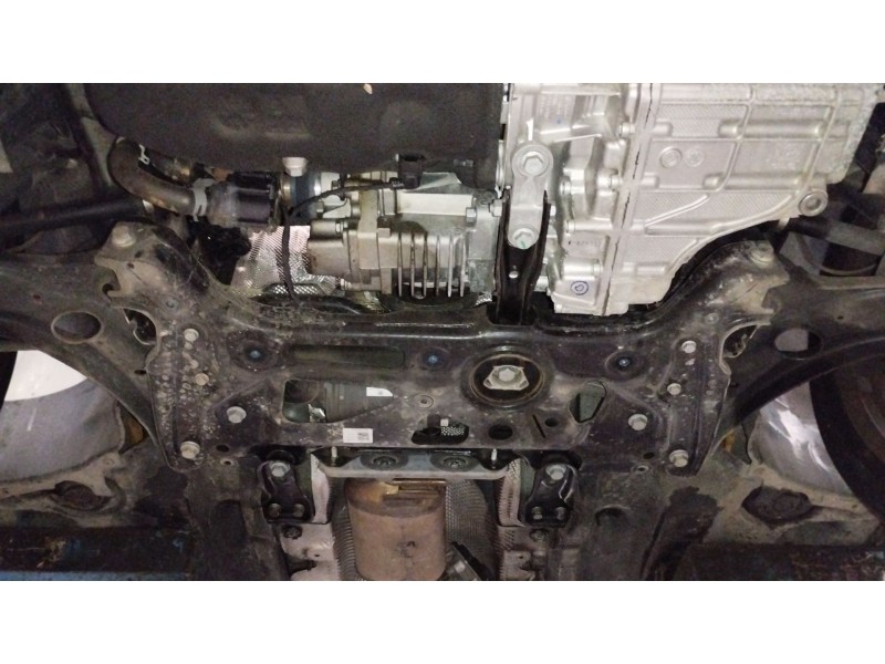 Recambio de puente delantero para audi q3 (f3b) 40 tdi quattro referencia OEM IAM 5WA199315F  