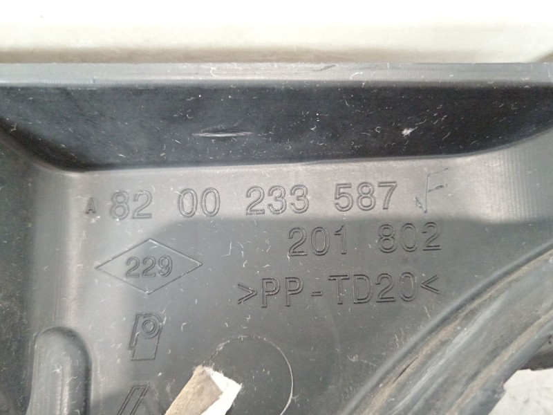 Recambio de rejilla delantera para nissan interstar furgoneta (x70) dci 80 referencia OEM IAM 8200233587 8200233586 
