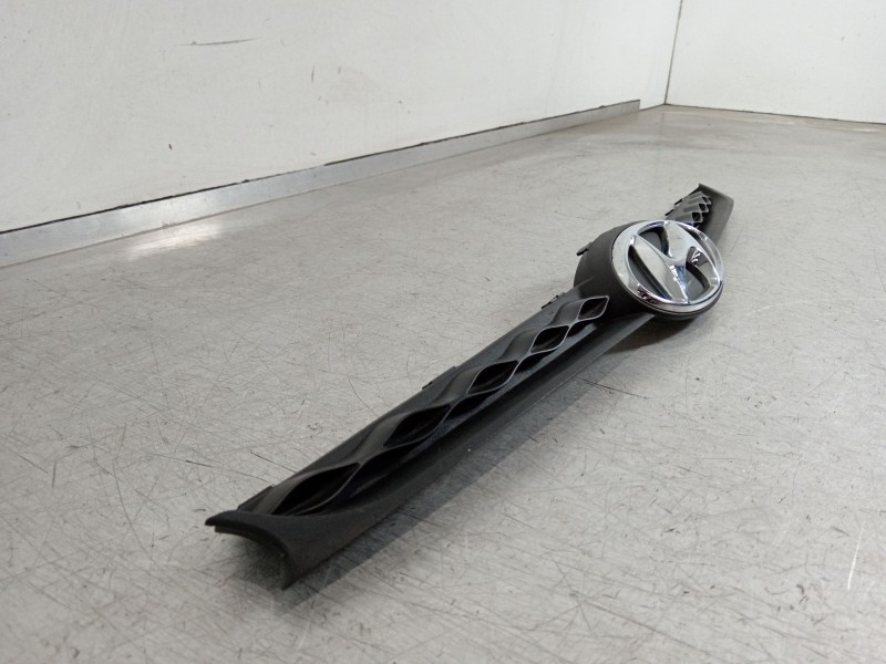 Recambio de rejilla delantera para hyundai i10 ii (ba, ia) 1.0 referencia OEM IAM 86351B9000  