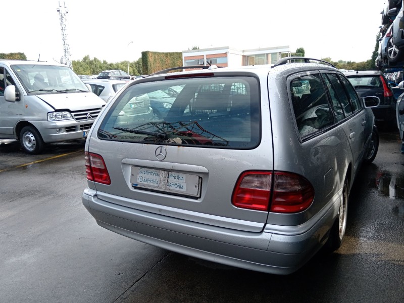 mercedes-benz clase e t-model (s210) del año 2003