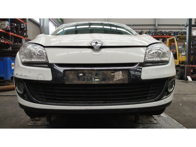 Recambio de paragolpes delantero para renault megane iii hatchback (bz0/1_, b3_) 1.5 dci (bz0c) referencia OEM IAM   
