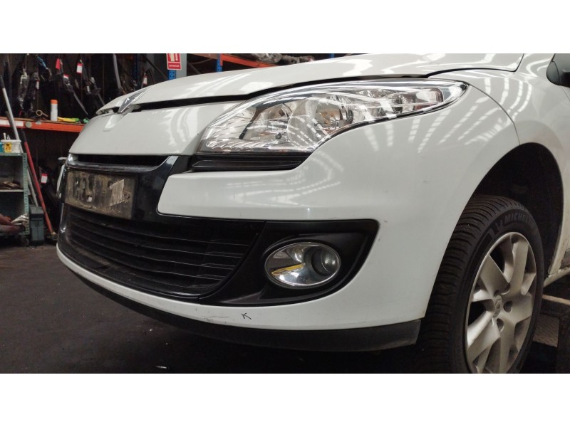 Recambio de paragolpes delantero para renault megane iii hatchback (bz0/1_, b3_) 1.5 dci (bz0c) referencia OEM IAM   