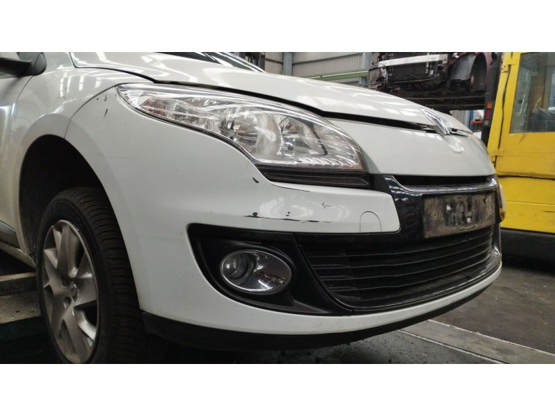 Recambio de paragolpes delantero para renault megane iii hatchback (bz0/1_, b3_) 1.5 dci (bz0c) referencia OEM IAM   
