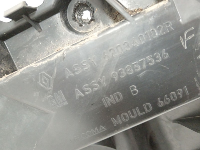 Recambio de molduras delanteras para nissan primastar furgoneta (x83) 2.0 dci 115 referencia OEM IAM 620340102R 93857536 