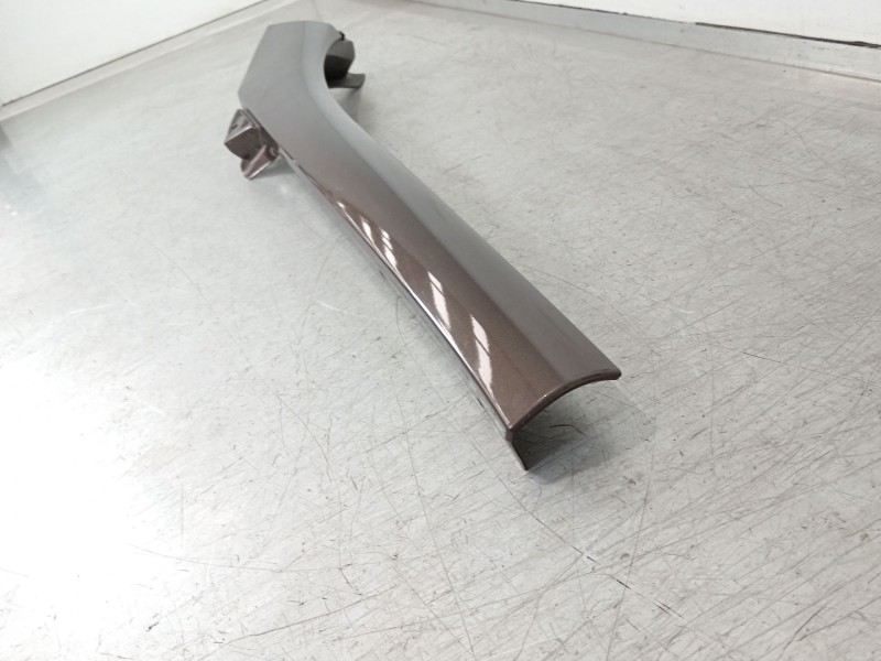 Recambio de molduras delanteras para renault scénic iii (jz0/1_) 1.2 tce referencia OEM IAM 768351859R 40137390 