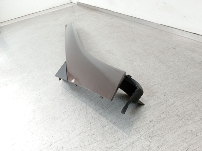 Recambio de molduras delanteras para renault scénic iii (jz0/1_) 1.2 tce referencia OEM IAM 768349558R 40137471 