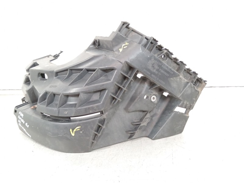 Recambio de molduras delanteras para nissan primastar furgoneta (x83) 2.0 dci 115 referencia OEM IAM 620350102R 93857537 