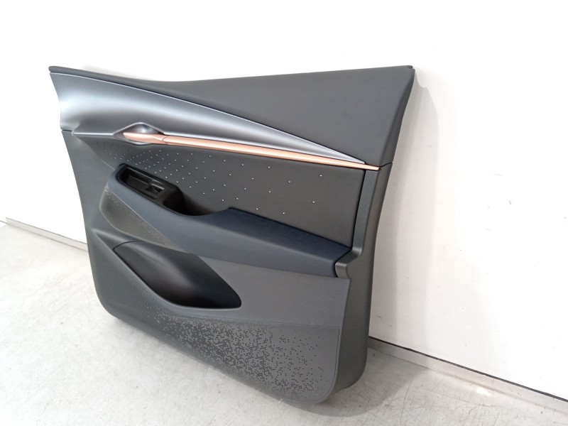 Recambio de guarnecido puerta delantera derecha para cupra tavascan tavascan referencia OEM IAM 11H867012A 11H867011BXS 
