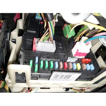 CAJA RELES / FUSIBLES 9678477180 BSI04EV 