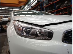 Recambio de faro derecho para kia cee´d (jd) 1.6 crdi 128 referencia OEM IAM 92102A2020  