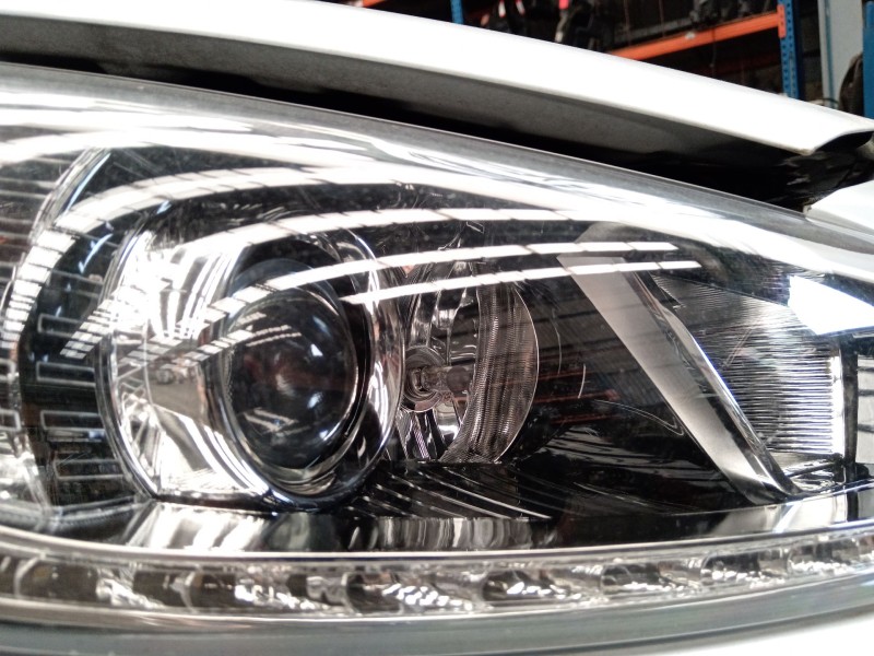 Recambio de faro derecho para kia cee´d (jd) 1.6 crdi 128 referencia OEM IAM 92102A2020  