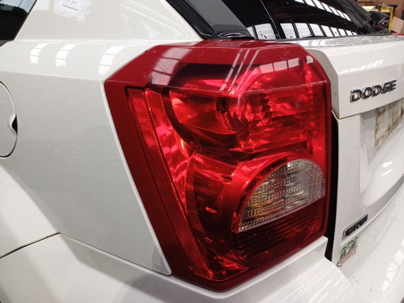 Recambio de piloto trasero izquierdo para dodge caliber 2.0 crd referencia OEM IAM 5303881AH 051603691 05303753