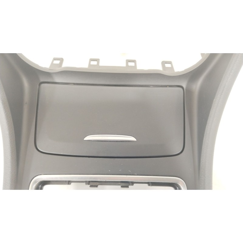 Recambio de consola central para mercedes-benz clase a (w176) a 200 (176.043) referencia OEM IAM A1766801250 A1766800871 